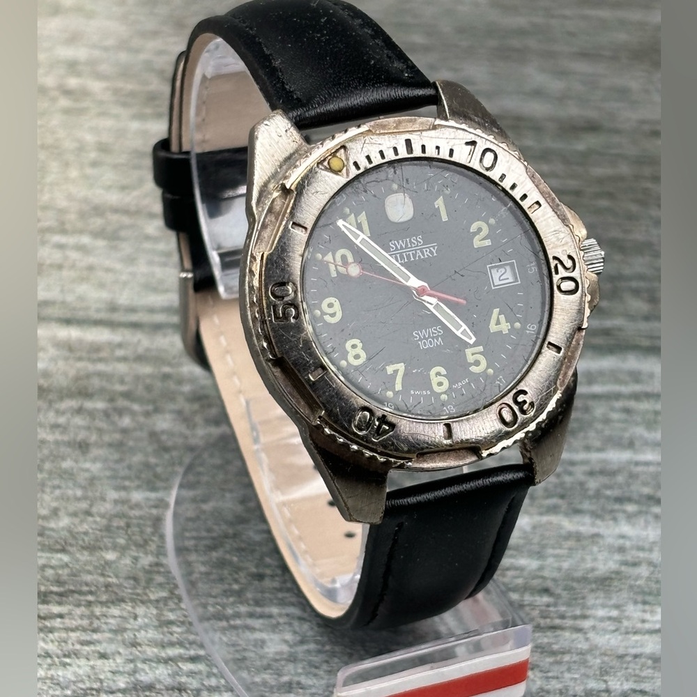Swiss Military 100 WR Analog Leather Band Wrist Adult Watch 095-0489 Date Works